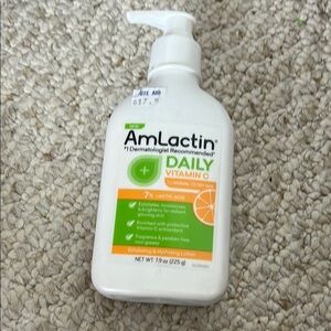Daily Vitamin C Exfoliating Lotion - White